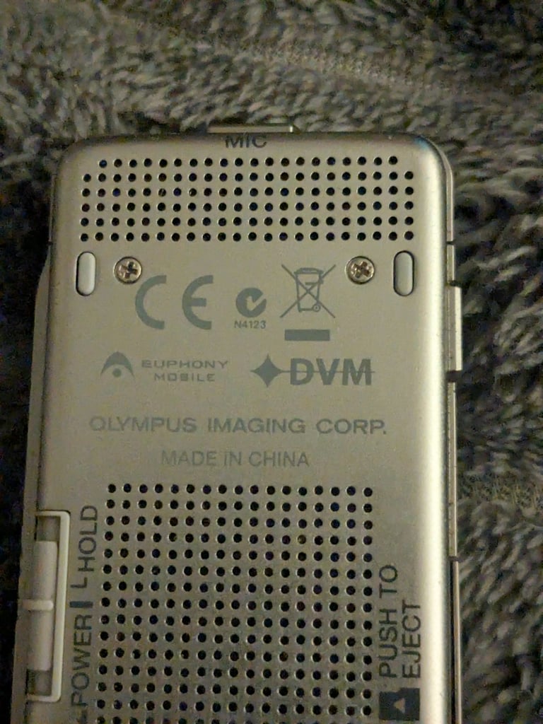 image for Olympus DM-450 - Digital voice recorder - flash 2 GB - WMA, MP3 - Silver