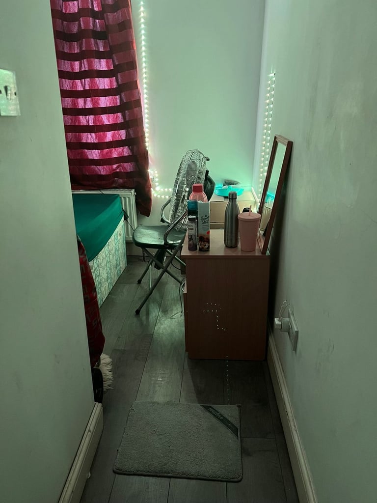 Single room Available in Barking 1 min, walk from station 