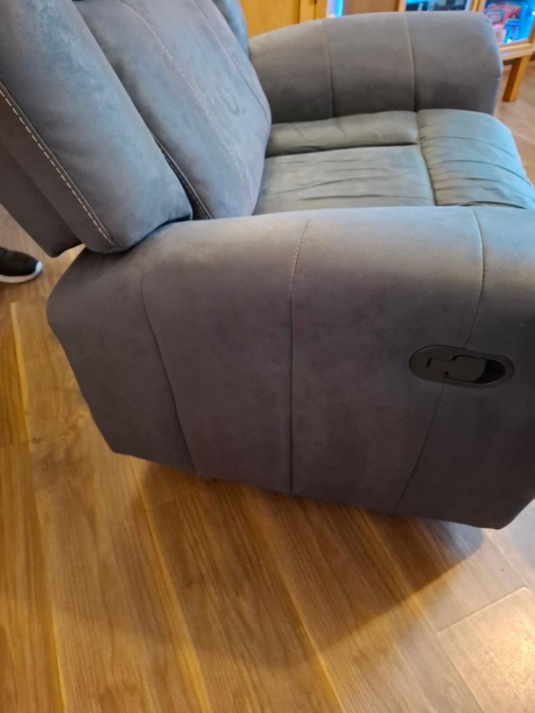 3 SEATER & MANUAL RECLINER