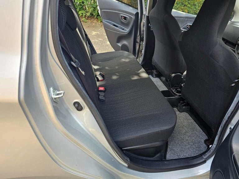 2018 Toyota Yaris 1.5 VVT-h Icon Tech E-CVT Euro 6 (s/s) 5dr Hatchback HYBRID ELECTRIC Automatic