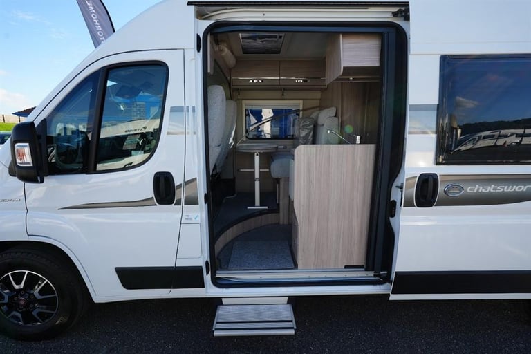 Elddis Chatsworth CV40 FIAT 3 BERTH 4 TRAVEL SEAT MOTORHOME