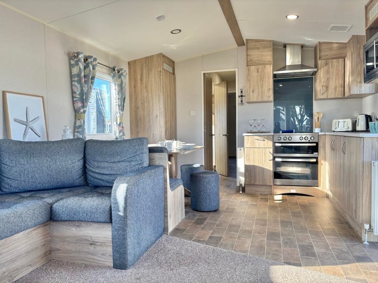 CHEAP STATIC CARAVAN FOR SALE AT BROADLAND SANDS HOLIDAY PARK - 11.5 MONTH OWNER SEASON!