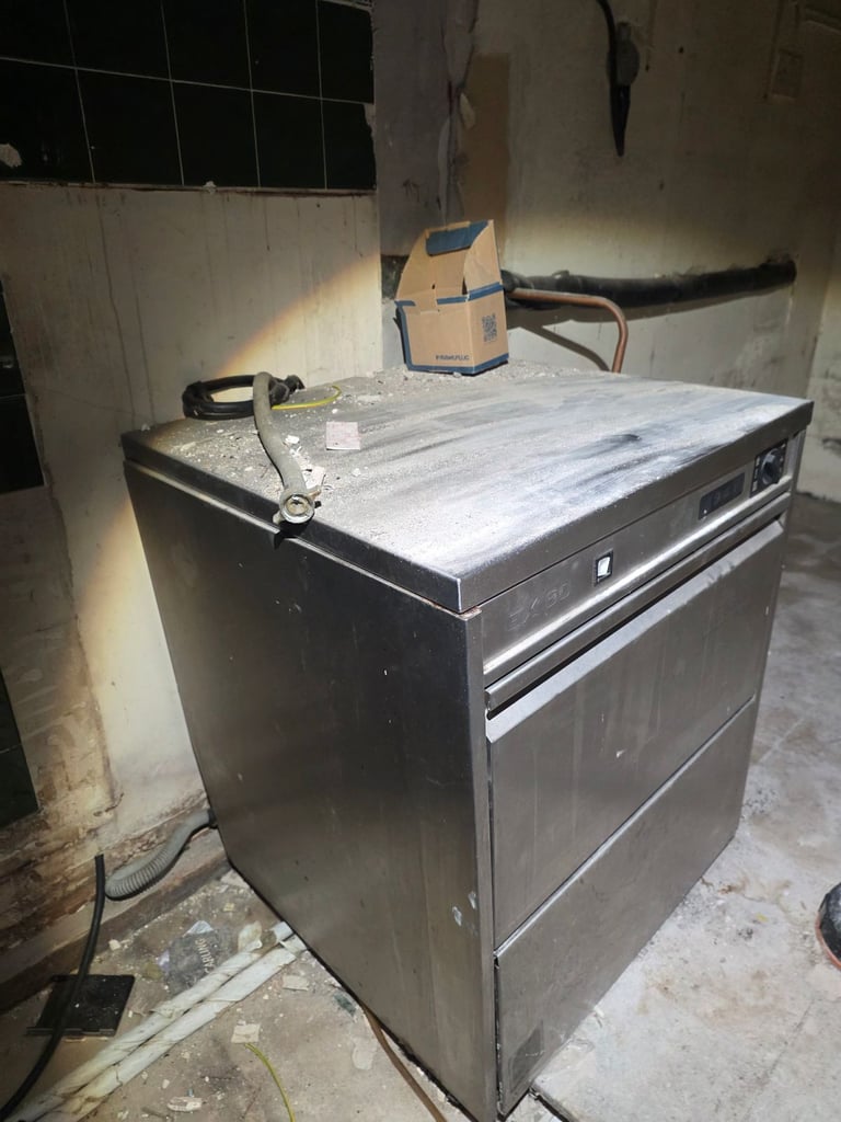 Hobart undercounter dishwasher