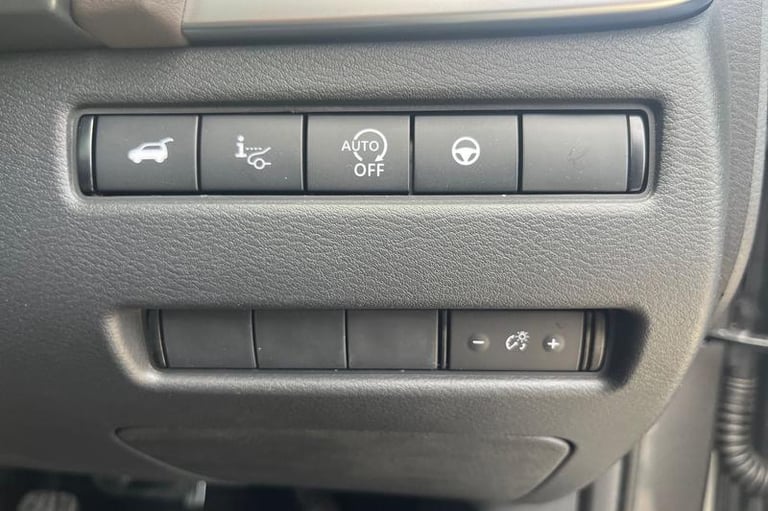 2025 Nissan Qashqai 1.3 DiG-T MH Tekna 5dr Manual Hatchback Petrol Manual