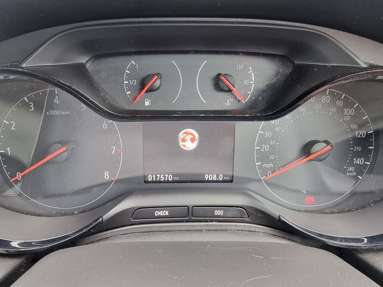 2020 Vauxhall Grandland X SE Turbo, 17,000 MILES. 5 Months MOT
