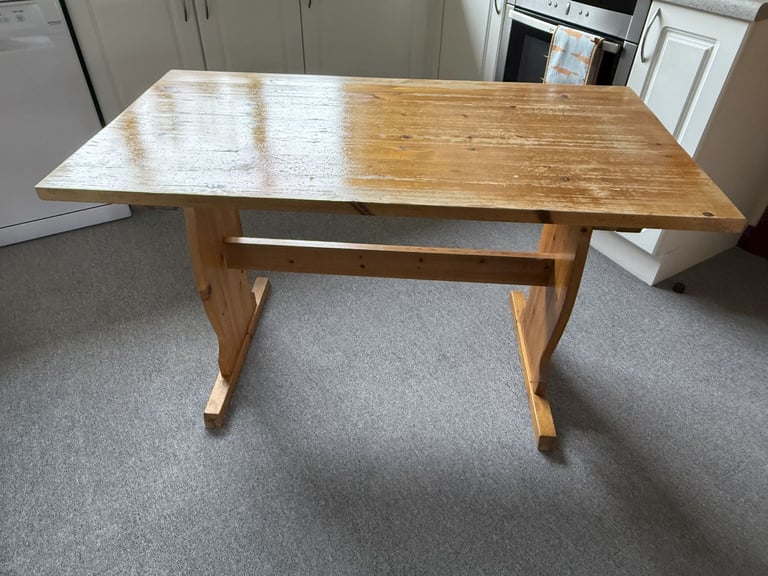 Viking Indoor Pine Dining Table and Bench Set