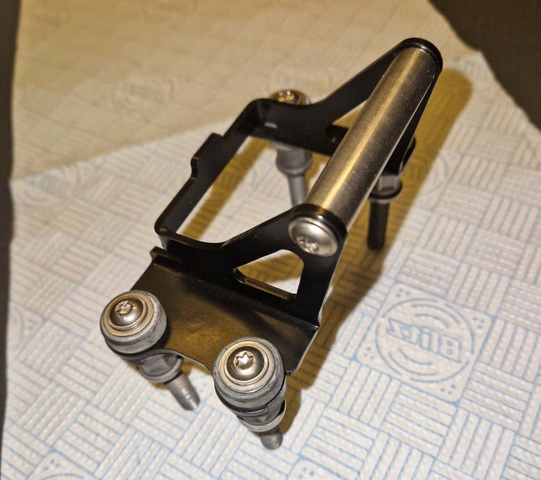 BMW F900XR or F900R  bracket for satnav mount with handlebar clamp screws