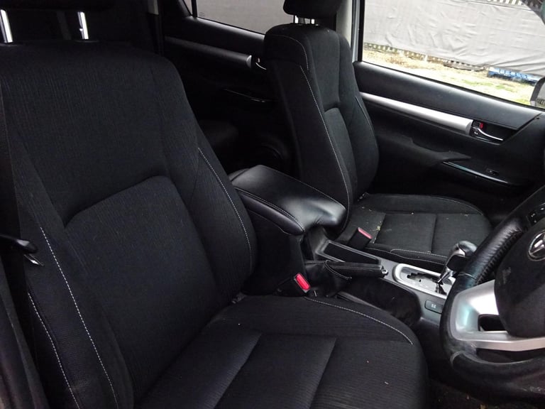 2016 66 REG TOYOTA HILUX INVINCIBLE D-4D 4WD DIESEL AUTO DAMAGED SALVAGE