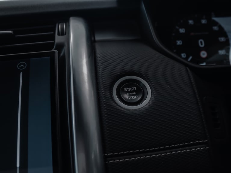 2021 Land Rover Discovery 3.0 D300 R-Dynamic HSE 5dr Auto Station Wagon Diesel Automatic