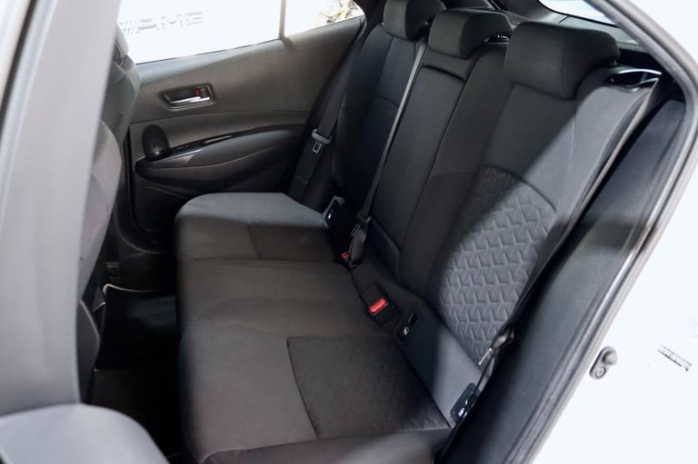 2020 Toyota Corolla 2.0 VVT-h Design Hatchback 5dr Petrol Hybrid CVT Euro 6 (s/s) (184 ps) Hatchb...