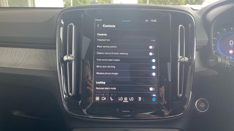 2024 Volvo XC40 2.0 B3P Ultra Dark 5dr Auto ESTATE PETROL Automatic