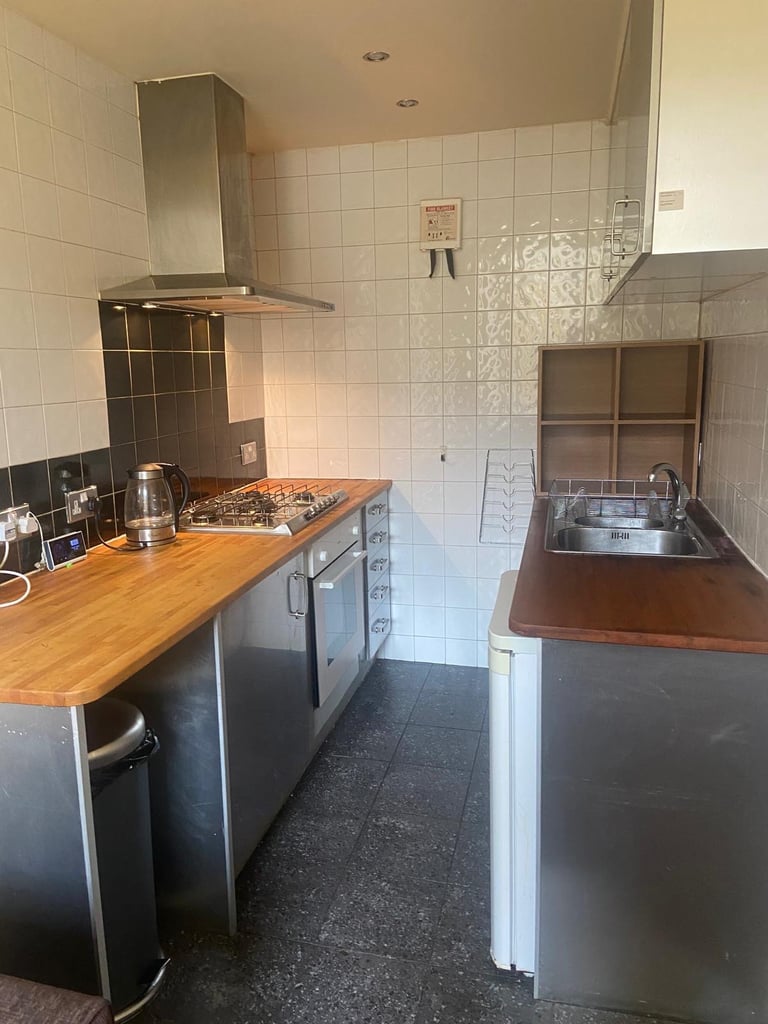 Two Bedroom flat in Glen Street Edinburgh 