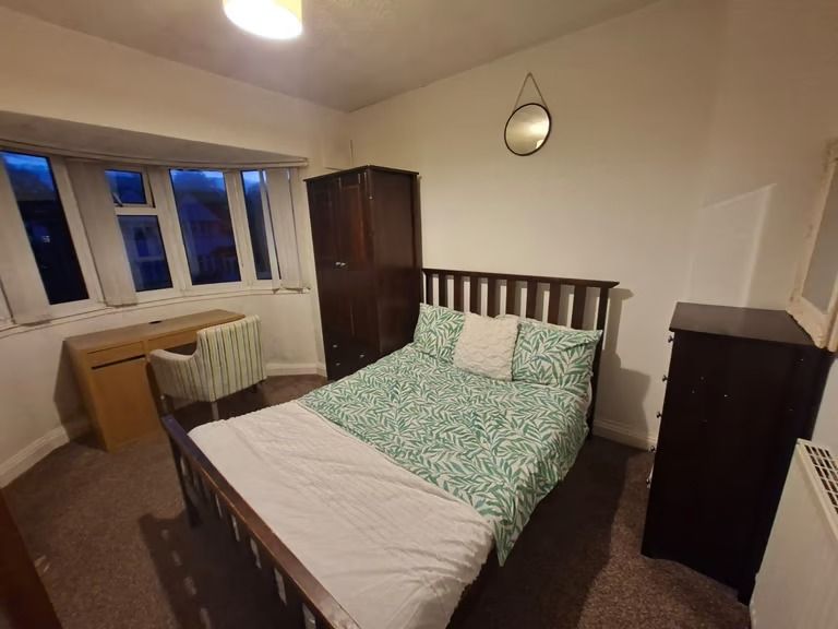 Spacious and Cosy Double Room for Rent in - B26 2PD