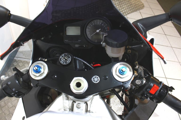 Yamaha YZF-R1