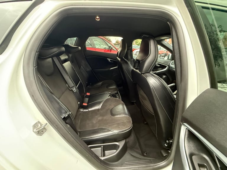 2015 Volvo V40 2.0 T2 R-Design Hatchback 5dr Petrol Manual Euro 6 (s/s) (122 ps) HATCHBACK Petrol...