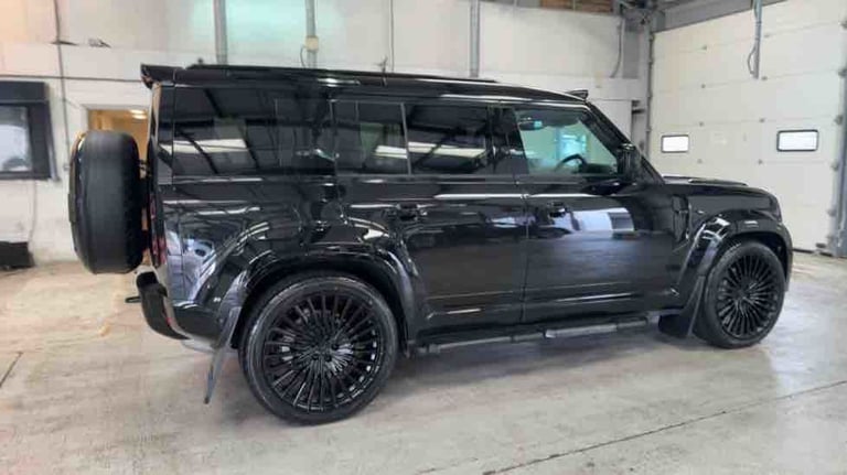 2024 Land Rover Defender 110 3.0 D300 MHEV X-Dynamic SE SUV 5dr Diesel Auto 4WD Euro 6 (s/s) (300...