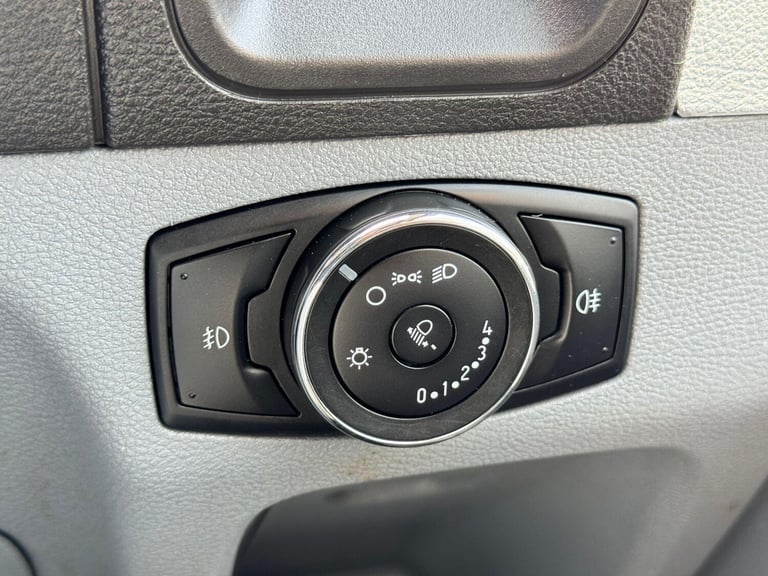 2019 Ford Transit 2.0 350 EcoBlue Trend Crew Van RWD L4 H3 Euro 6 6dr PANEL VAN Diesel Manual