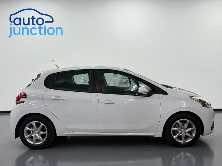 2015 Peugeot 208 1.0 PureTech Active 5dr HATCHBACK Petrol Manual