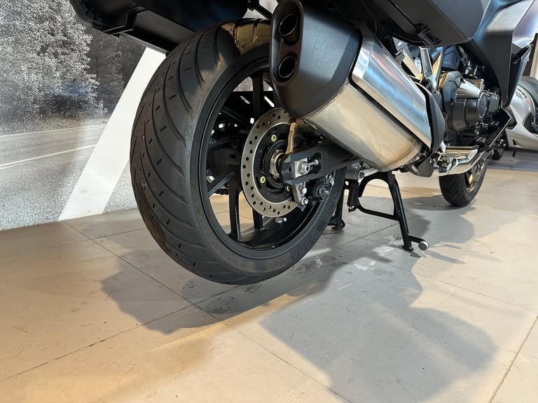 Honda NT 1100 DCT 2025 with 1644 miles + Panniers 