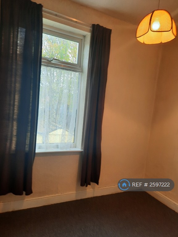 3 bedroom house in Old Hall Drive, Manchester, M18 (3 bed) (#2597222)
