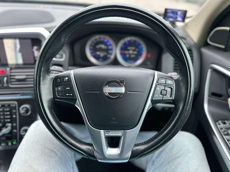 2025 Volvo XC60 2.0 T5 R-Design Premium SUV 5dr Petrol Powershift Euro 5 (240 ps) PETROL Automatic