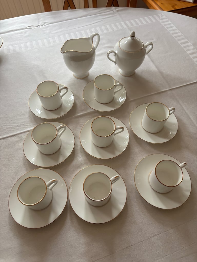 image for Wedgwood Signet Gold 8 x Coffee Cups and Saucers