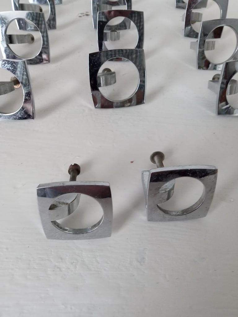 1970's Vintage Wardrobe Door Handles/knobs/Fitting