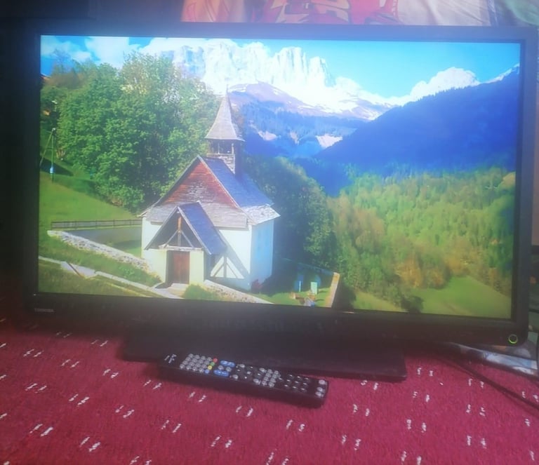 image for Toshiba 32 inch hd Freeview hdmi tv with remote 