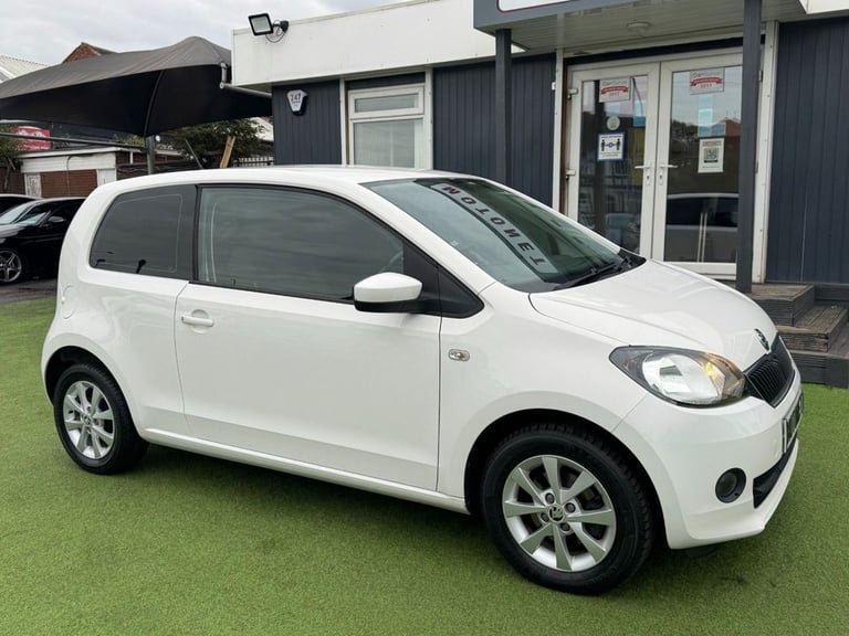 image for 2014 Skoda Citigo 1.0 MPI Elegance Hatchback 3dr Petrol ASG Euro 5 (75 ps) Hatchback Petrol Autom...