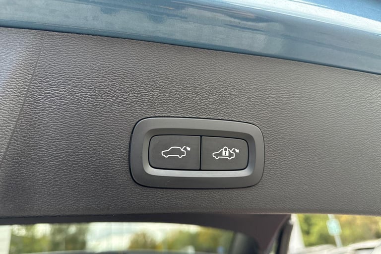 2022 Volvo XC40 Recharge 69kWh Plus SUV 5dr Electric Auto (231 ps) ESTATE Electric Automatic