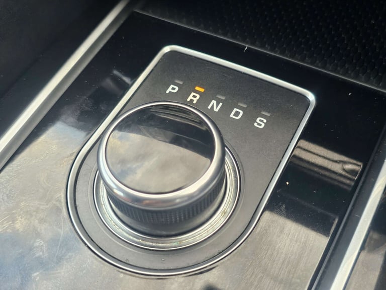 2017 Jaguar F-Pace 2.0 F-PACE R-Sport AWD D Auto 4WD 5dr SUV Diesel Automatic