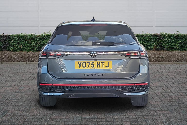 2025 Volkswagen Passat 1.5 TSI eHybrid Black Edition 5dr DSG ESTATE PETROL/ELECTRIC Automatic
