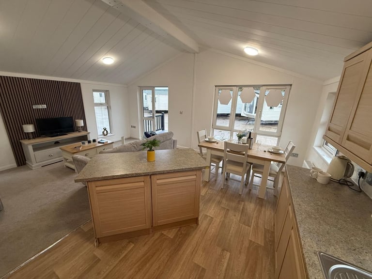 Wood Exterior 3 Bed Twin Lodge - DG, CH, Bath, Utility - Offsite / Private Land