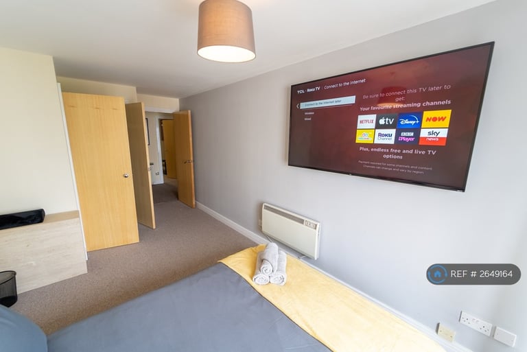 3 bedroom flat in The Mailbox, Birmingham, B1 (3 bed) (#2649164)