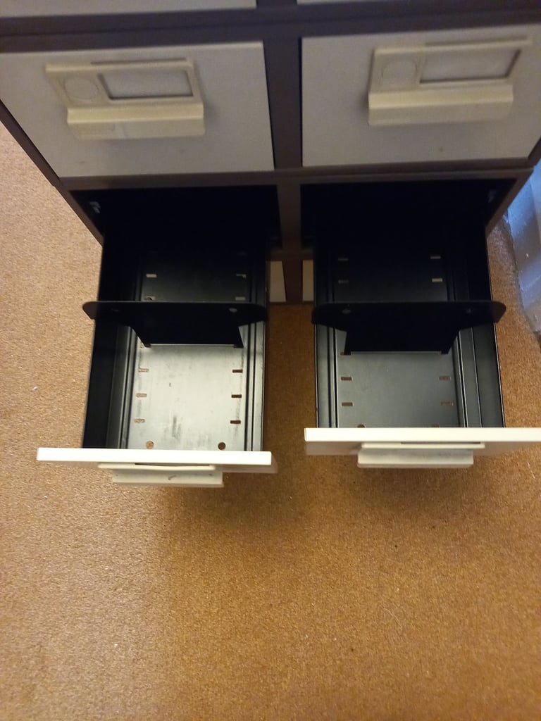 4 units metal cabinet