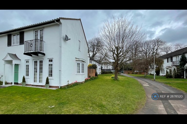 image for 3 bedroom house in Hollins Walk, Reading, RG30 (3 bed) (#2678520)