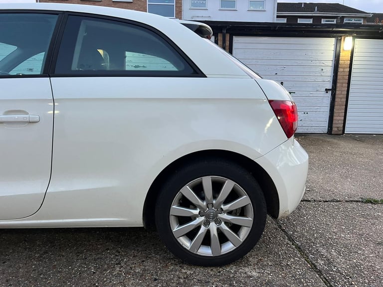 Audi, A1, Hatchback, 2013, Semi-Auto, 1390 (cc), 3 doors