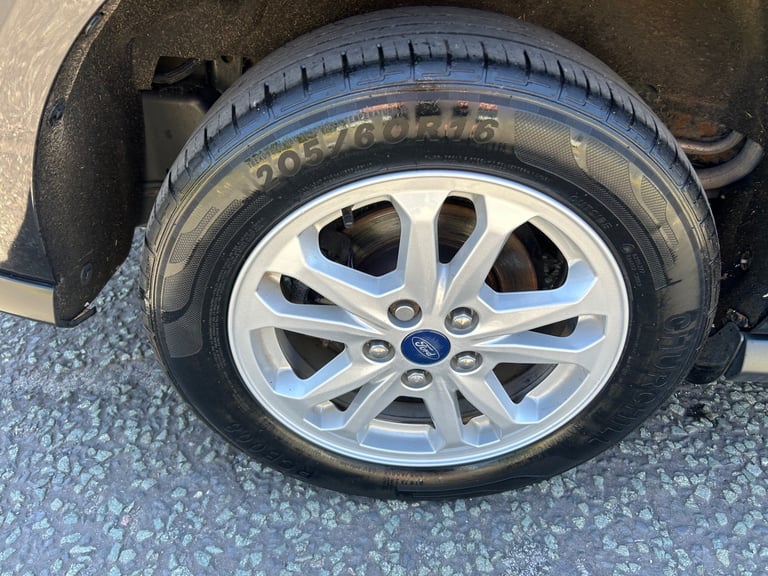 Ford Transit Connect ( LIMITED ) 240 L2 LWB panel van IN GLEAMING BLACK  euro 6 