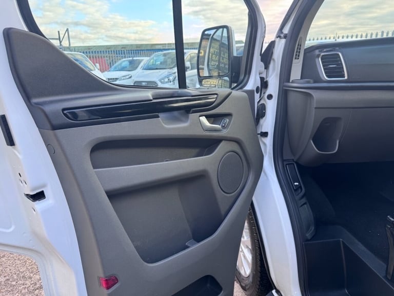 2022 Ford Transit Custom 2.0 EcoBlue 130ps Low Roof D/Cab Limited Van PANEL VAN DIESEL Manual