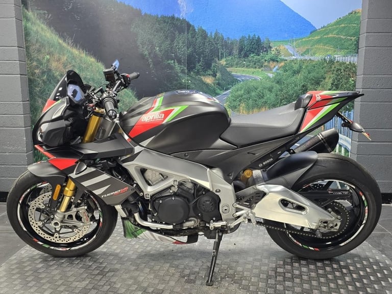 APRILIA TUONO V4 1100 FACTORY