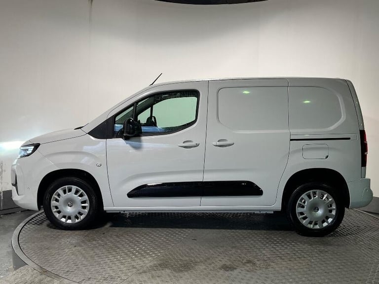 2025 Vauxhall Combo 1.5 Turbo D 2300 Pro Panel Van 5dr Diesel Manual Swb Euro 6 (s/s) (100 Ps) PA...