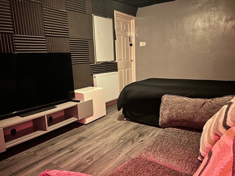 Single room in Tillicoultry - Electricity, Heating and WiFi included.