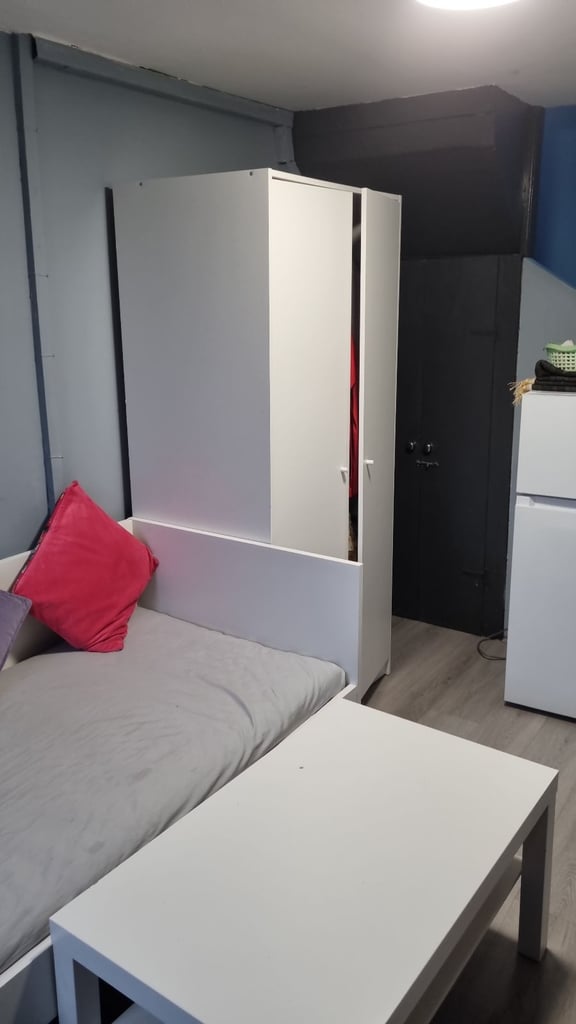 Double room, separate toilet and kitchen, small living room, part of a Muslim family house