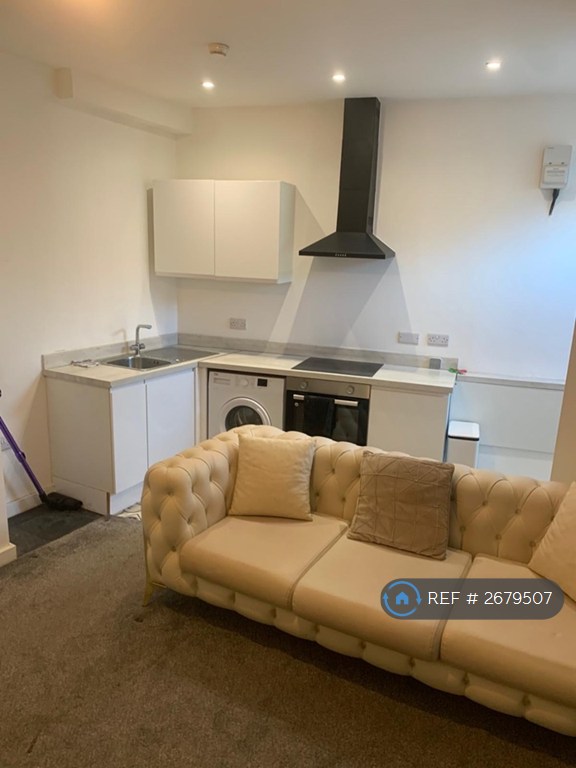 1 bedroom in Farnworth, Farnworth, BL4 (#2679507)