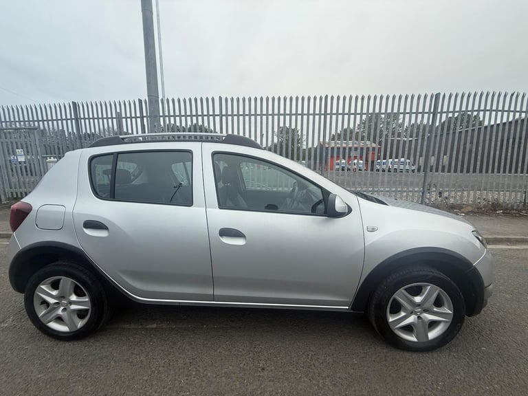 2014 Dacia Sandero Stepway 0.9 TCe Laureate Euro 5 5dr HATCHBACK Petrol Manual