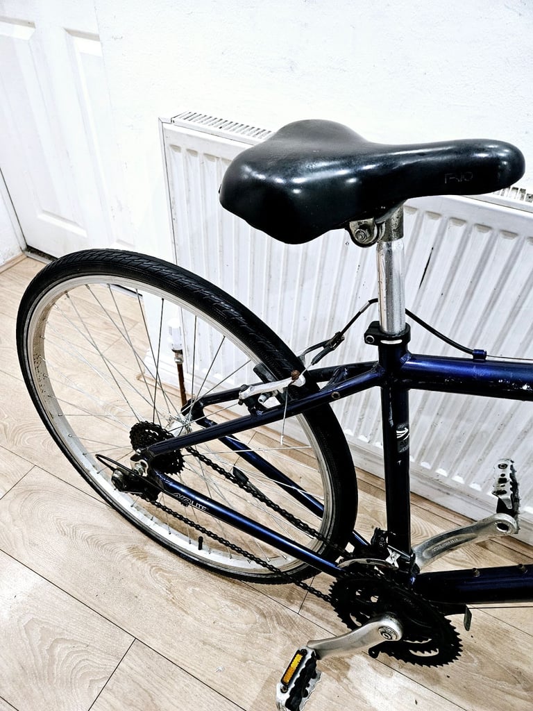 Raleigh pioneer metro hybrid bike in good condition All fully working 