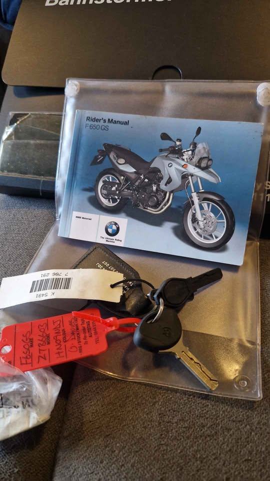 2009 BMW f650gs 800cc. factory low shock. perfect for shorter riders