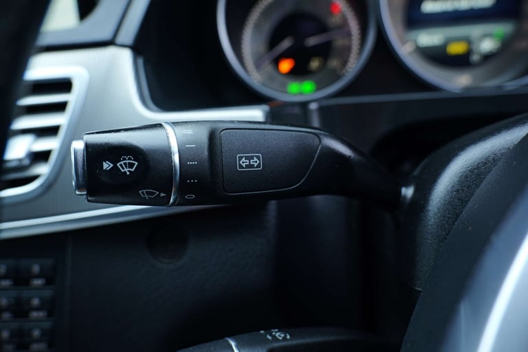 2015 Mercedes-Benz E Class 2.1 E220 AMG Line Bluetec Auto 4dr Saloon Diesel Automatic