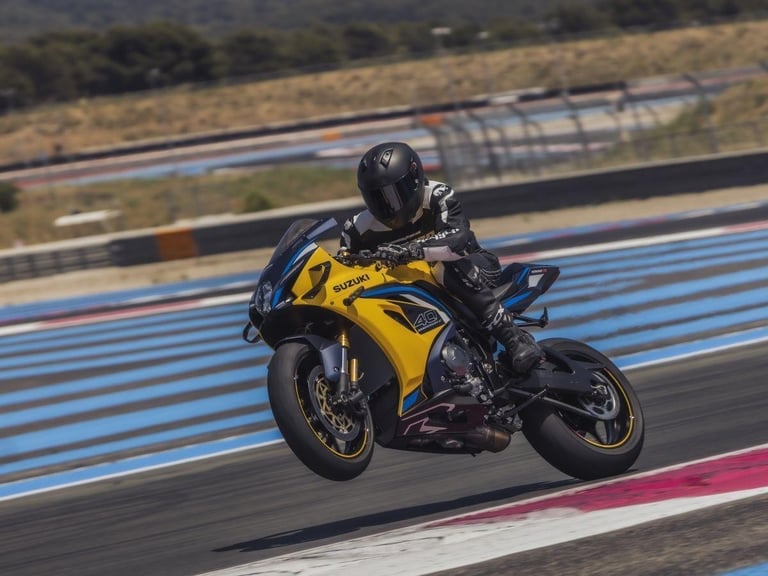 2026 new GSX-R1000R 40th Anniversary model. It's back! Price to be announced.