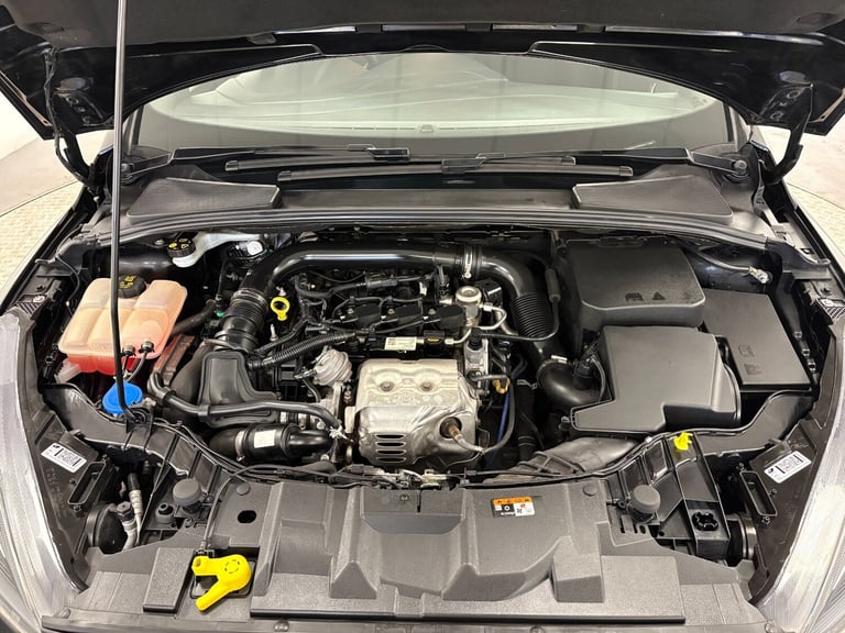 2018 Ford Focus 1.0 EcoBoost 140 ST-Line Navigation 5dr HATCHBACK PETROL Manual